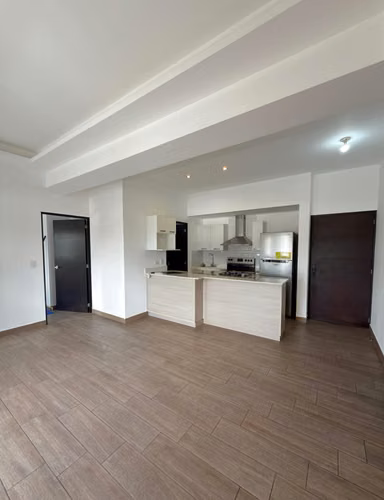 ¡Moderno Apartamento en Torre Once Zona 11 con Piscina y Sky Lounge!