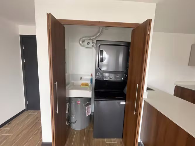 Alquiler Apartamento 2 hab - Essenza zona 13 - Imagen 4