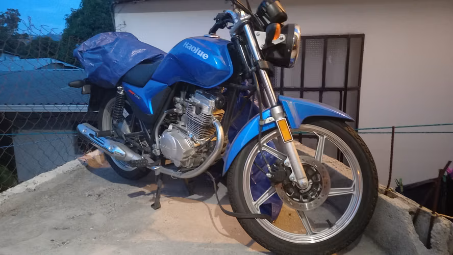 Moto casi nueva
