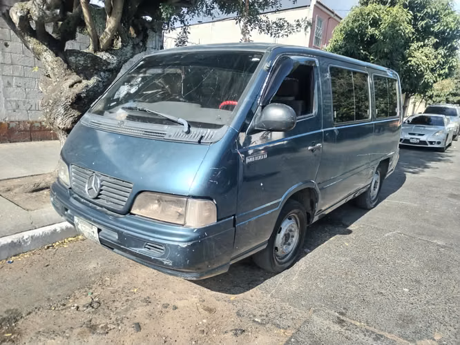 MERCEDES BENZ MB100 AÑO 2003