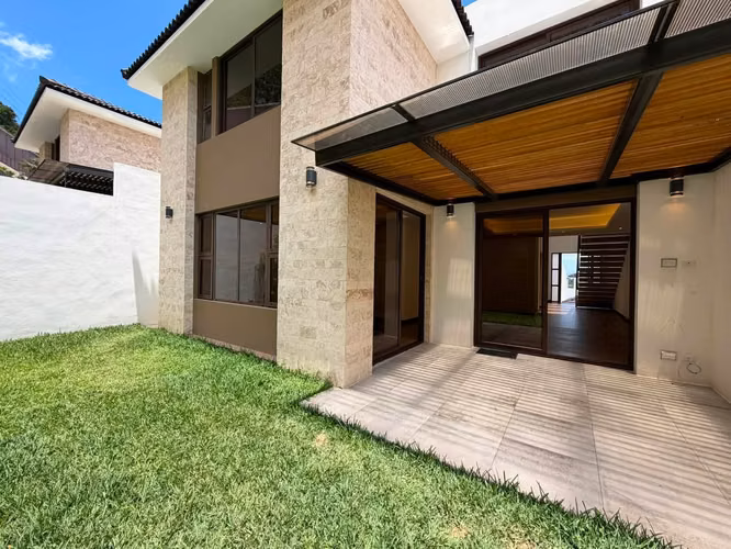 LINDA CASA EN RENTA EN LA RESERVA 2 LOMAS DE SAN ISIDRO ZONA 16 - Imagen 1