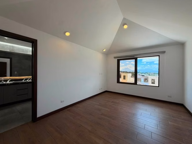 LINDA CASA EN RENTA EN LA RESERVA 2 LOMAS DE SAN ISIDRO ZONA 16 - Imagen 7