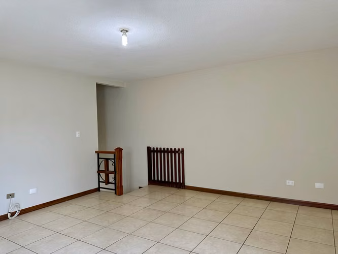 CASA EN RENTA EN CONDADO NARANJO, ZONA 4 DE MIXCO  - Imagen 11