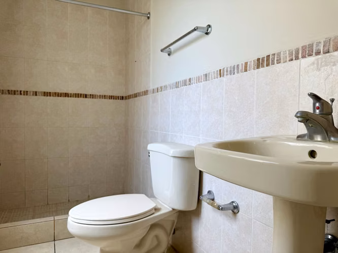CASA EN RENTA EN CONDADO NARANJO, ZONA 4 DE MIXCO  - Imagen 13