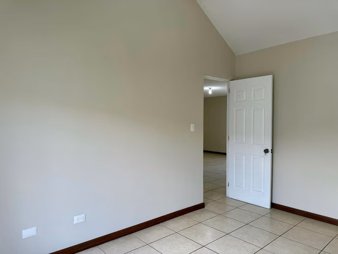 CASA EN RENTA EN CONDADO NARANJO, ZONA 4 DE MIXCO  - Imagen 12