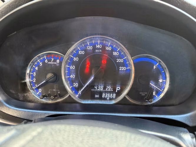 Toyota Yaris E de Agencia Modelo 2023 - Imagen 9