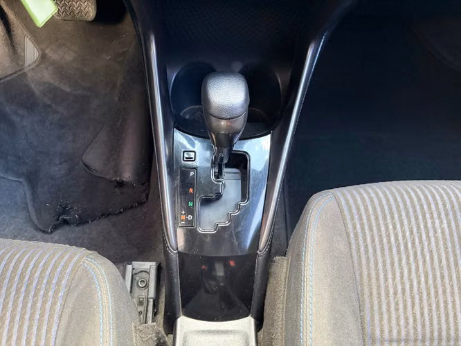 Toyota Yaris E de Agencia Modelo 2023 - Imagen 8