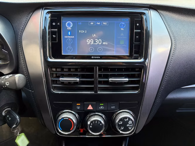 Toyota Yaris E de Agencia Modelo 2023 - Imagen 7