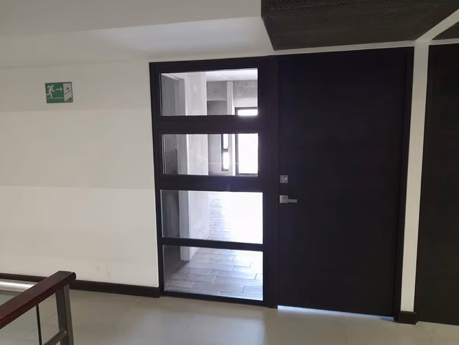  OFICINA EN VENTA | EDIFICIO ASCEND ZONA 09 | IDEAL PARA INVERSIÓN O NEGOCIO - Imagen 3