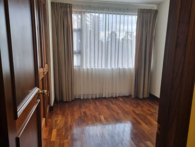Apartamento en Zona 10 - Miniatura 2