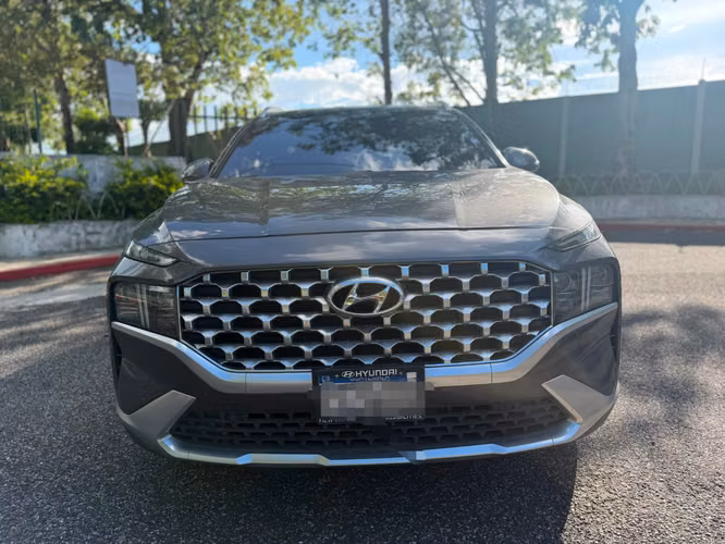 2022 Hyundai Santa Fe de Agencia