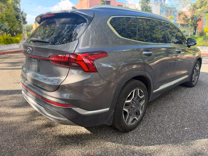 2022 Hyundai Santa Fe de Agencia