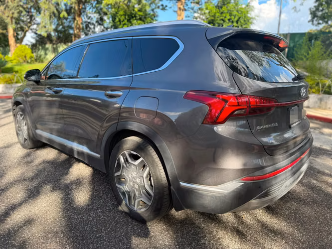 2022 Hyundai Santa Fe de Agencia