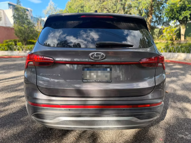 2022 Hyundai Santa Fe de Agencia