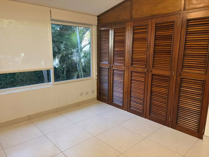 Alquilo casa recién remodelada cerca de Santa Amelia - Imagen 8