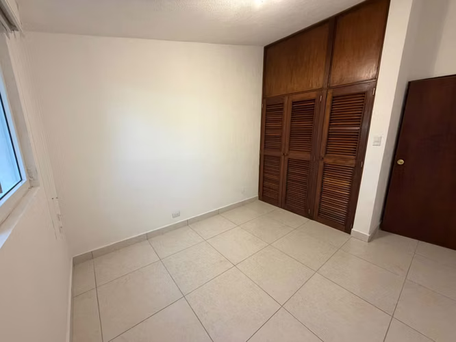 Alquilo casa recién remodelada cerca de Santa Amelia - Imagen 9