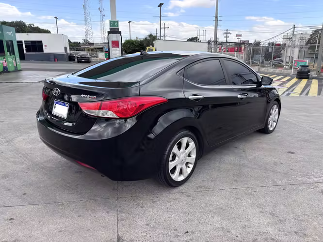 Hyundai Avante(Elantra) 2011 Recién Ingresado