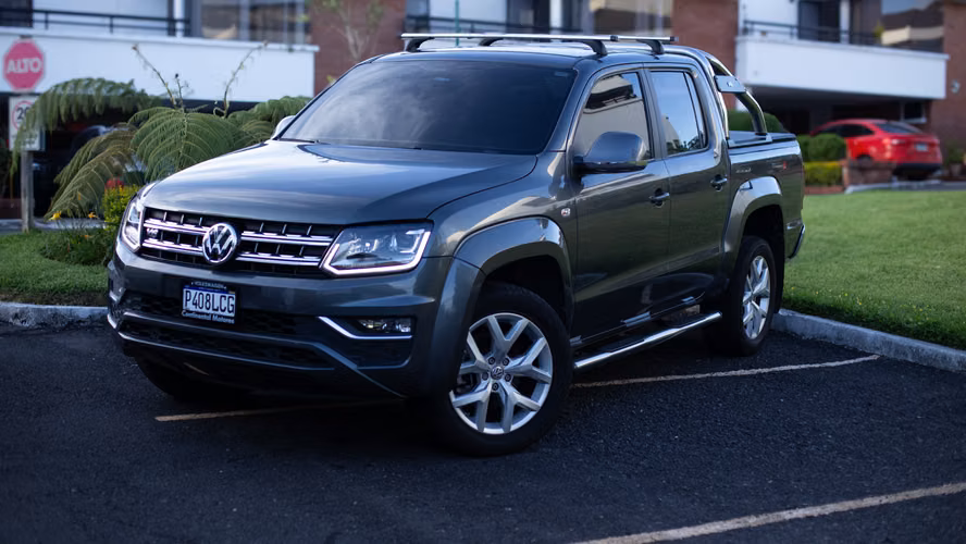 Volkswagen Amarok V6 Highline 2024 — 25,000 km — Doble Garantía