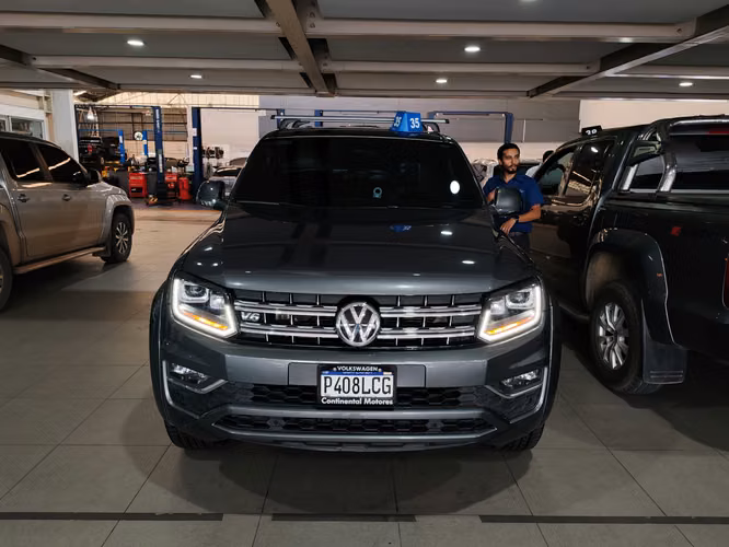 Volkswagen Amarok V6 Highline 2024 — 25,000 km — Doble Garantía