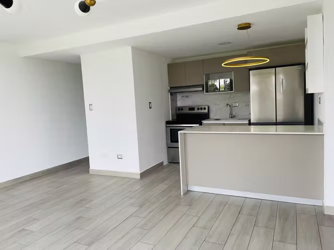 Apartamento de 2 Habitaciones en zona 15 - Imagen 7