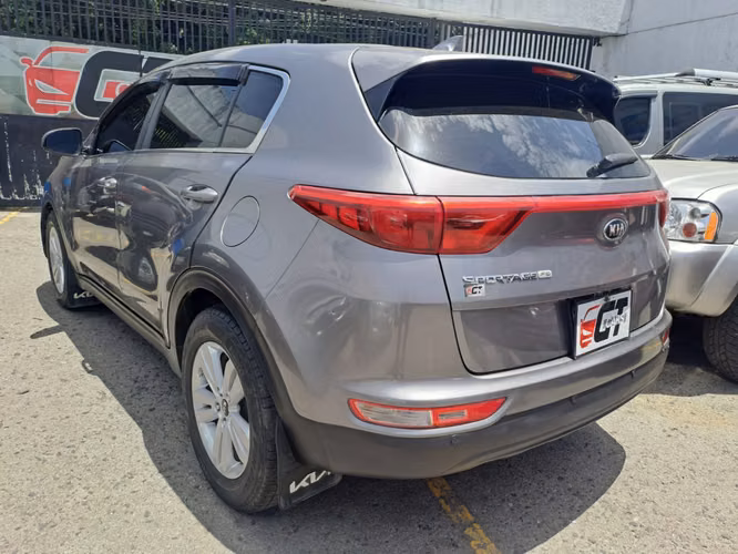 Kia Sportage Fe 2017 Importada Automática y Tiptronic Bien Cuidada Hermosa Camioneta Familiar - Imagen 4