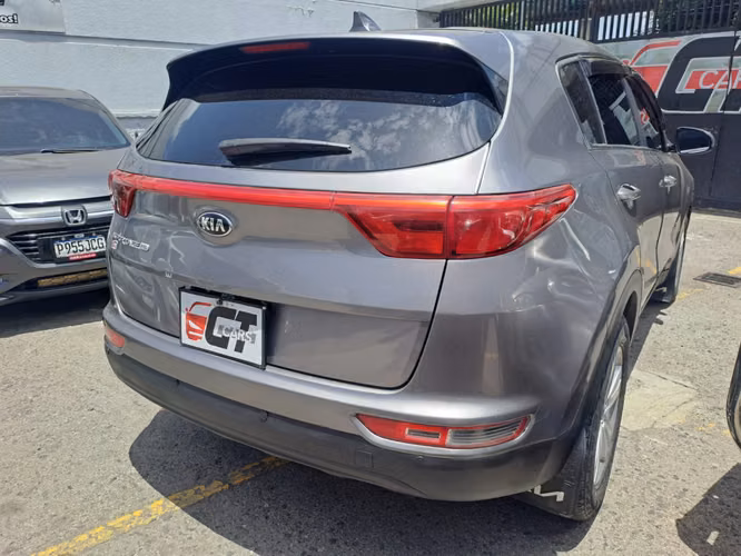 Kia Sportage Fe 2017 Importada Automática y Tiptronic Bien Cuidada Hermosa Camioneta Familiar - Imagen 2