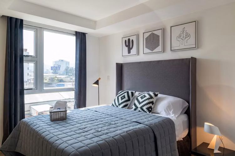 Rento apartamento AMUEBLADO En Zona 10     BUEN PRECIO!!