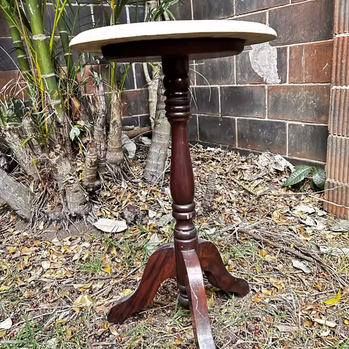 VENDO COLECCIÓN DE MUEBLES DE CEDRO Y PIEZAS ANTIGUAS DE EBANISTERÍA