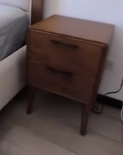 Juego de dormitorio de pino chileno en excelente estado