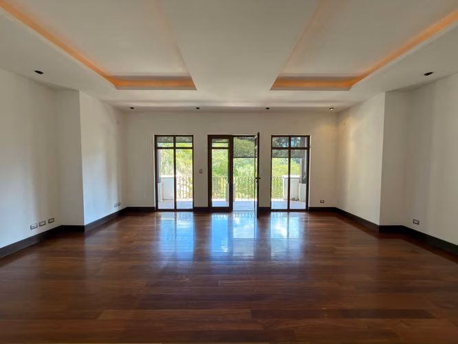 Renta de Amplio Apartamento en Albereda de la Española Muxbal | 3 Habitaciones completas + servicio