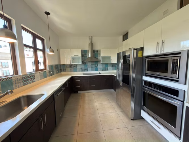 Renta de Amplio Apartamento en Albereda de la Española Muxbal | 3 Habitaciones completas + servicio