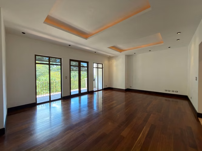 Renta de Amplio Apartamento en Albereda de la Española Muxbal | 3 Habitaciones completas + servicio