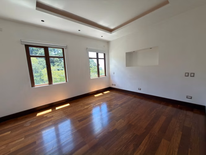 Renta de Amplio Apartamento en Albereda de la Española Muxbal | 3 Habitaciones completas + servicio