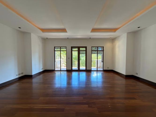 Renta de Amplio Apartamento en Albereda de la Española Muxbal | 3 Habitaciones completas + servicio