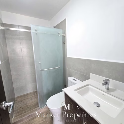 Apartamento en renta Zona 10 de 2 habitaciones Casalini Diagonal 6