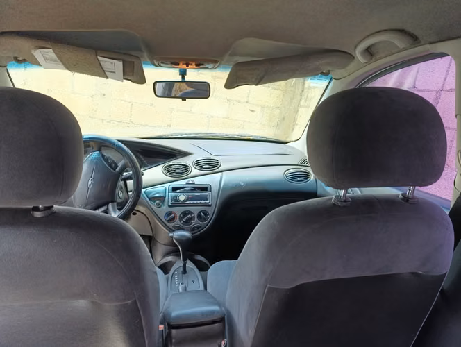 Vendo carro sedan Ford Focus, para repuestos o uso. Activo 
