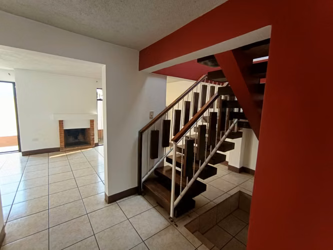 LINDA CASA EN RENTA EN RESIDENCIAL LO DE VALDEZ KM 20.5 CARRETERA A SAN JOSE PINULA