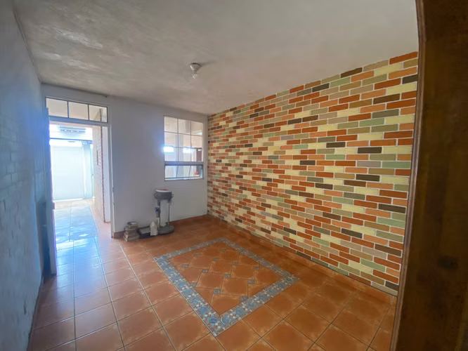 VENTA DE PRECIOSA CASA REMODELADA – COLONIA TIKAL, ZONA 7 - Imagen 2