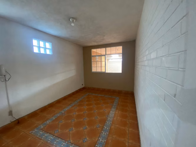 VENTA DE PRECIOSA CASA REMODELADA – COLONIA TIKAL, ZONA 7 - Imagen 3