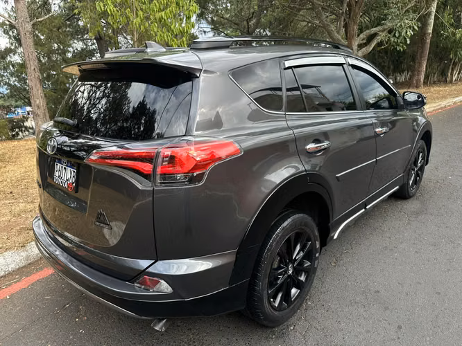 TOYOTA RAV4 ADVENTURE 4X4 2018 - recién ingreso, todas sus bolsas, lista para traspaso. - Imagen 6