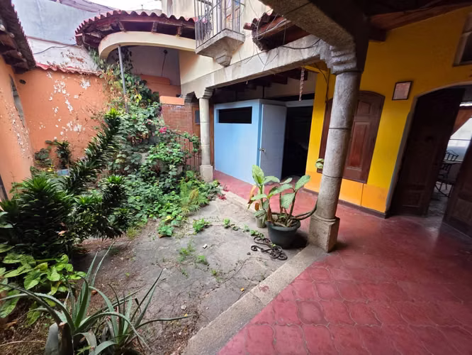 VENDO CASA EN ZONA 2, IDEAL VIVIENDA, AIRBNB, HOSTAL, ASILO DE ANCIANOS