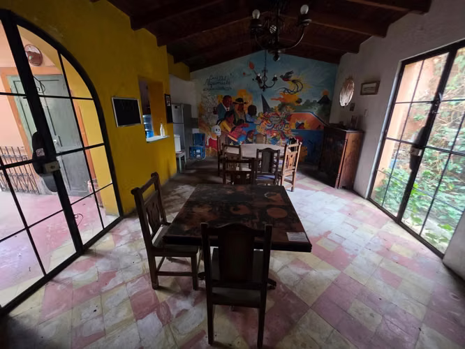 VENDO CASA EN ZONA 2, IDEAL VIVIENDA, AIRBNB, HOSTAL, ASILO DE ANCIANOS