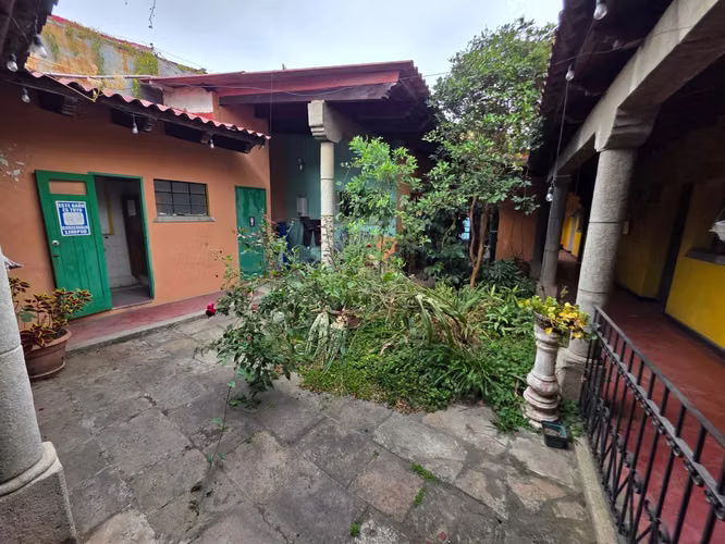 VENDO CASA EN ZONA 2, IDEAL VIVIENDA, AIRBNB, HOSTAL, ASILO DE ANCIANOS