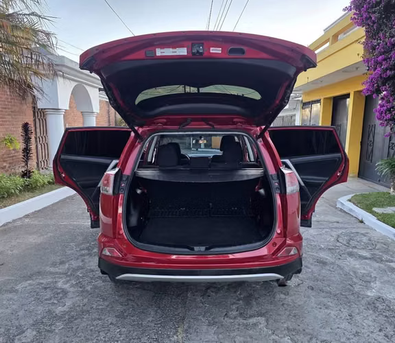 TOYOTA RAV4 XLE - Imagen 4