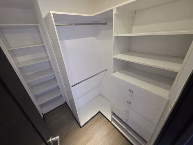 ALQUILO APARTAMENTO EN NEO ZONA 10, CON BALCON