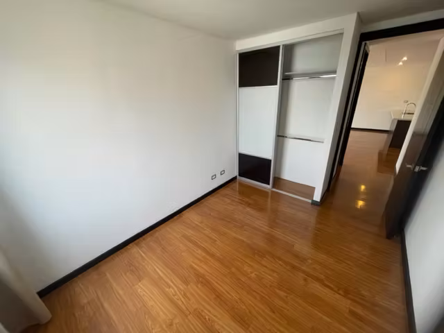 Rento apartamento en Zona 14   EDIFICIO EXCLUSIVO 