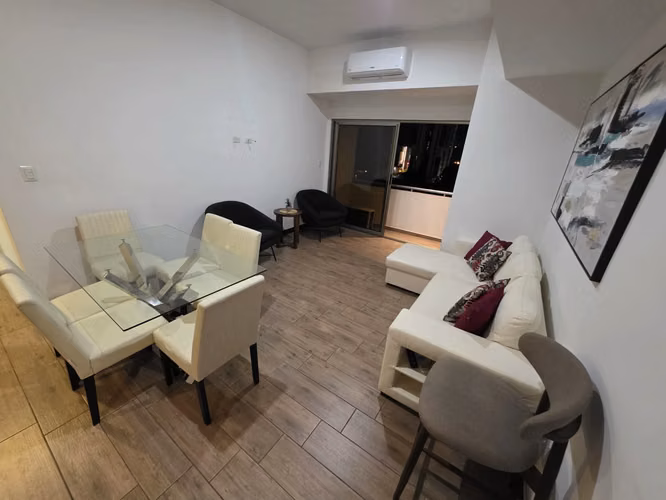 APARTAMENTO AMUEBLADO EN RENTA EN ZONA 10 – PISCINA Y 2 PARQUEOS (J)