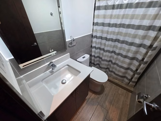 APARTAMENTO AMUEBLADO EN RENTA EN ZONA 10 – PISCINA Y 2 PARQUEOS (J)