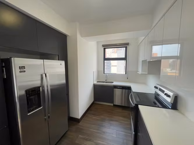 Rento apartamento en Zona 14 EDIFICIO EXCLUSIVO ROOFTOP CON PISCINA