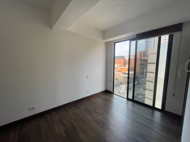 Rento apartamento en Zona 14 EDIFICIO EXCLUSIVO ROOFTOP CON PISCINA